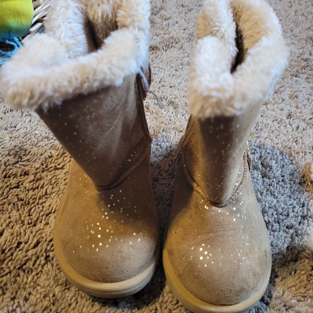 Beige Glittery Boots with Faux Fur Lining Toddler Size 7